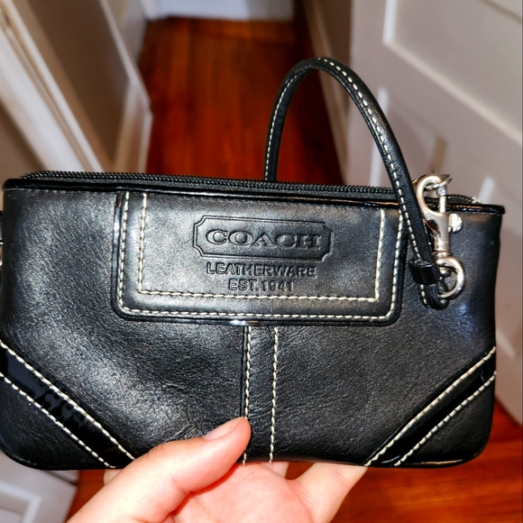 Coach wristles - Picture 1 of 2